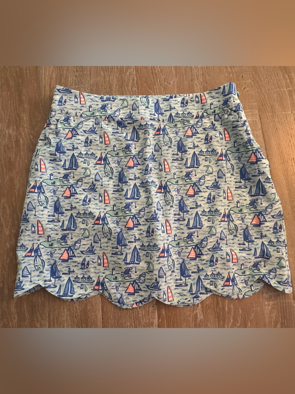Size 6 vineyard vines skort